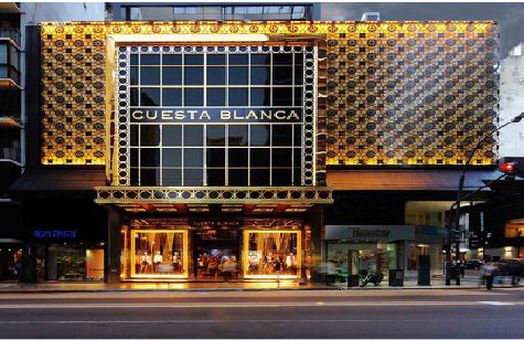 永德门头设计与商业空间的纽带。